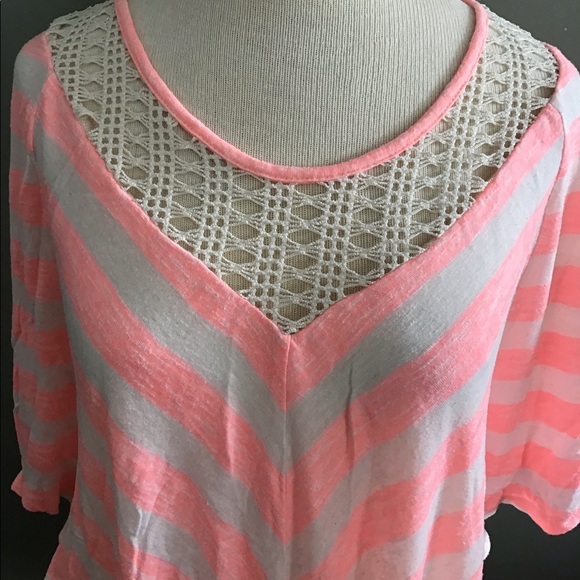 💖Host Pick💖 Maurices dolman sleeve, chevron-striped top with crochet detailing - Picture 3 of 12